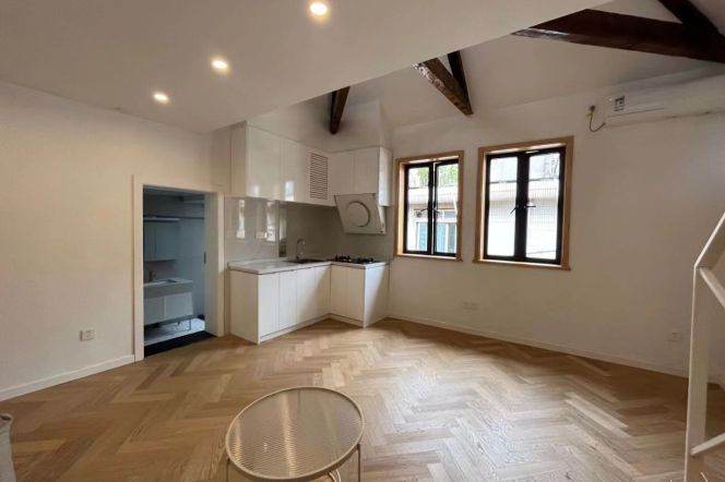 High ceiling 1Br/1Lr/1Bt apt nr South shanxi rd,M1/10/12