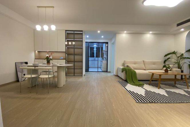 Newly Renovated 3BR 2BA Residence in Tangqiao/Pudong, only 15k
