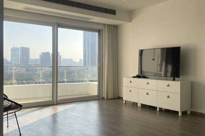 Open Balconies+Modern&Spacious&Bright 3Bdrs 2Baths Apt/Taikoo Hui/Awesome View&Great Compound
