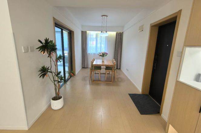 Gorgeous 3br,2ths,Floor heating,Oven,close to Laowaijie