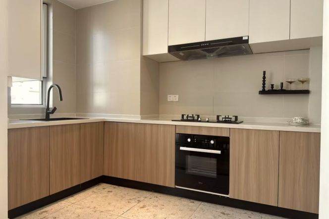 Exquisite 3br apt with CA,floor heating,built-in Oven,Dishes Washer,Golden Street Gubei