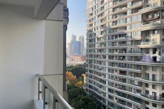 Open Balconies+Modern&Spacious&Bright 3Bdrs 2Baths Apt/Taikoo Hui/Awesome View&Great Compound