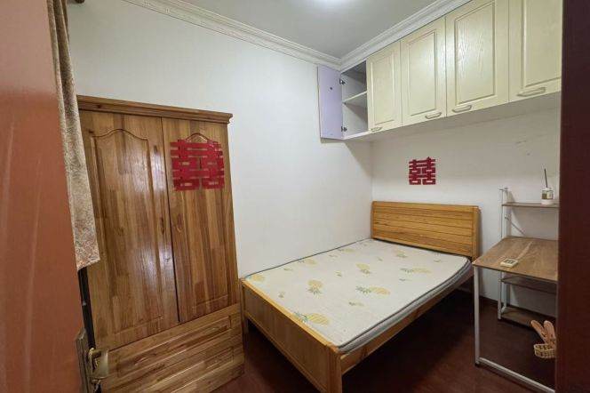 Bright 2-Bedroom Apartment, 3 Min Walk to Metro Line 7 (Lan'gao Rd) 