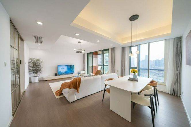 brand new 3brs plus study in Hong qiao with floor heating nice balcony 33K