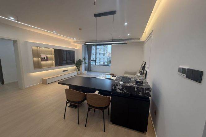 Renovated 3BR 2BA 170㎡ Elevator Apt on Wuding Rd