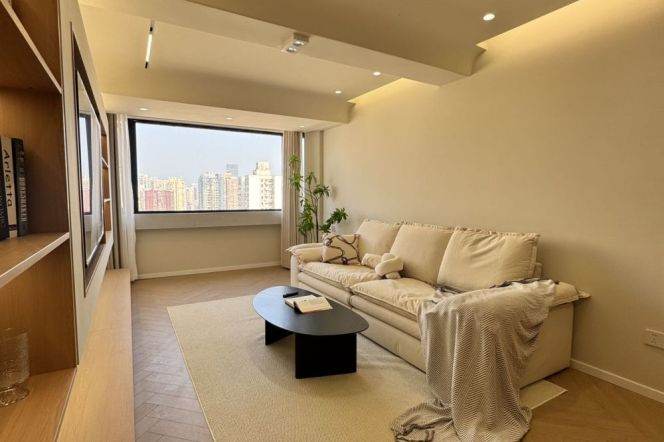 Bright&Spacious 1Br +floor heating| Next to ChangPing Rd & Jing'an Temple rd Metro 