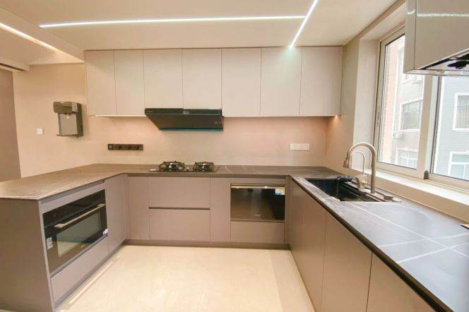 3 Brs, 2 Baths with Terrace, 150 sqm, Floor Heating @ Zhongshan Park L2