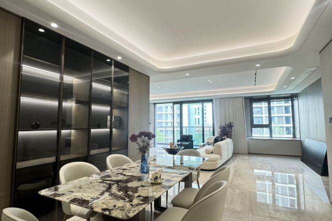 4 Brs, 3Baths & Open balcony, 226 sqm, High End Compound @ Hanzhong metro L13