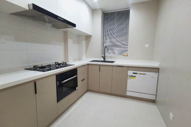 3 Brs, 2 Baths with Open Balcony, High Value @ Jiangning rd Station L13