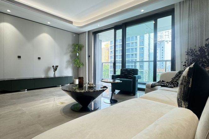4 Brs, 3Baths & Open balcony, 226 sqm, High End Compound @ Hanzhong metro L13