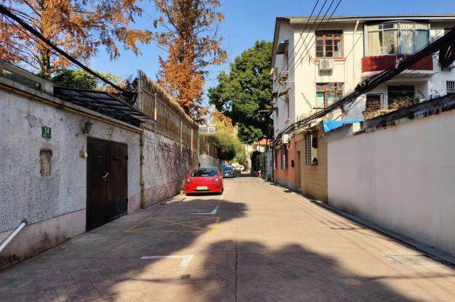 Newly Renovated 3BR 2BA Old Apt nr Shanghai Library