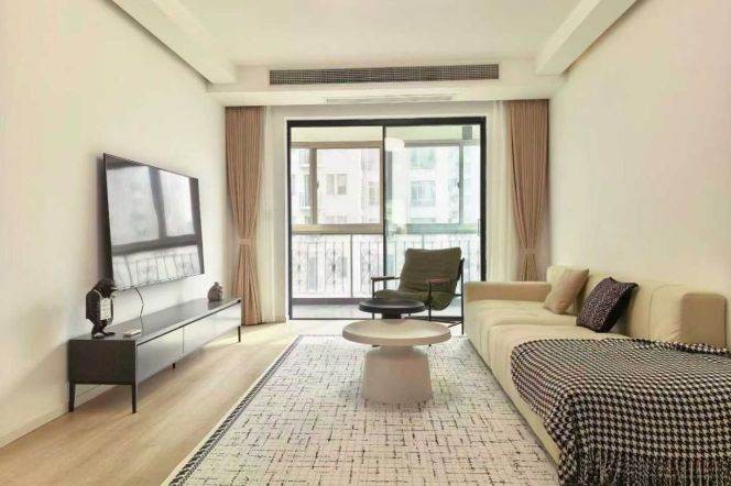 Mordern Compound,3Br,Nr Zhong Shan Park station,L2,3,4