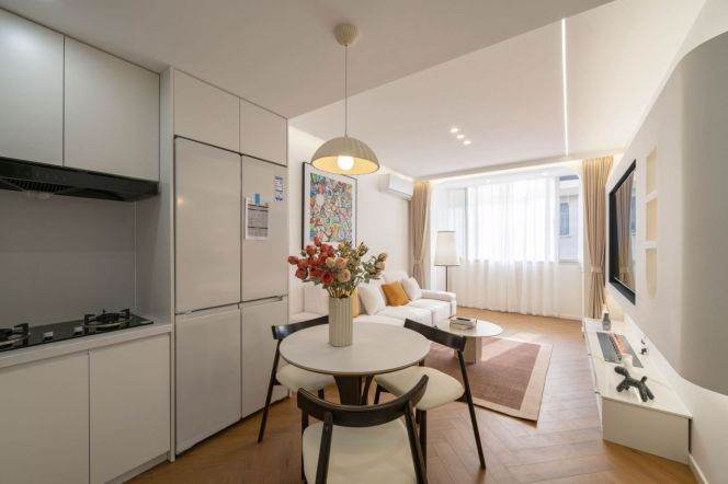 Newly Renovated 2Br/2Lr/1Bt@L9/12 Jiashan Rd Station 