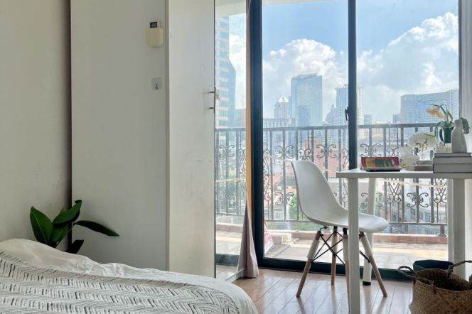 cozy room with great views near Tiantong rd line 10,very close to TJU/Fudan uni, long/short lease 