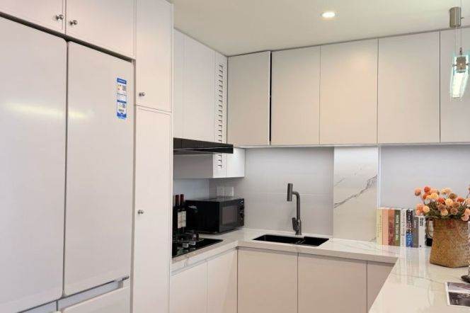 Newly renovated 1br Apt Hengshan road