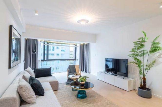 Morden 3brs with floor heating  in central downtown