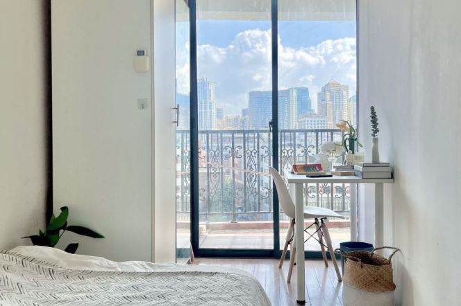 cozy room with great views near Tiantong rd line 10,very close to TJU/Fudan uni, long/short lease 