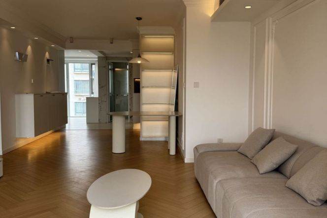 Simple & Beautiful 2Br + Scenic windows | Zhongshan Park & Changfeng Park Mt