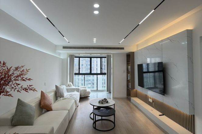 Morden 2brs with balcony  belong to The Bund 