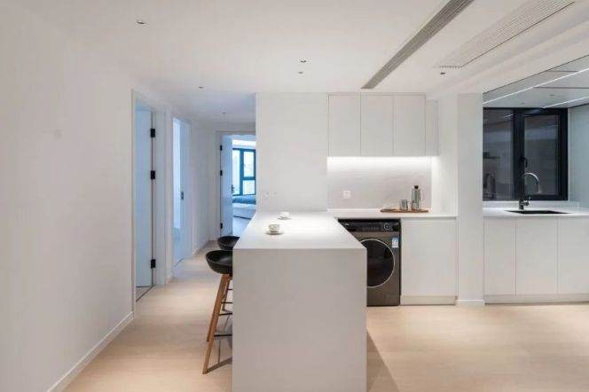 Morden 3brs with floor heating  in central downtown