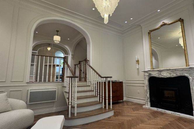 Ground-floor duplex 4br/4bt 210sqm with private garden quality design 