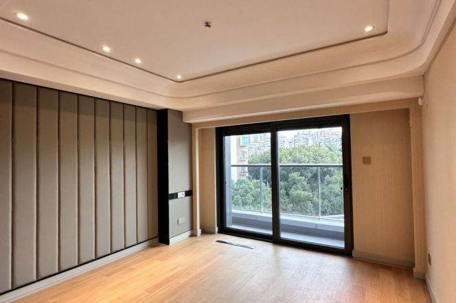 Exquisite 2+1BR Residence in Brand New Compound/Lujiazui