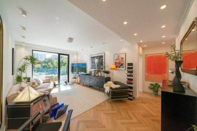 Charming 3BR 2BA 160㎡ Residencew/Outdoor Balcony Next to Yu Garden