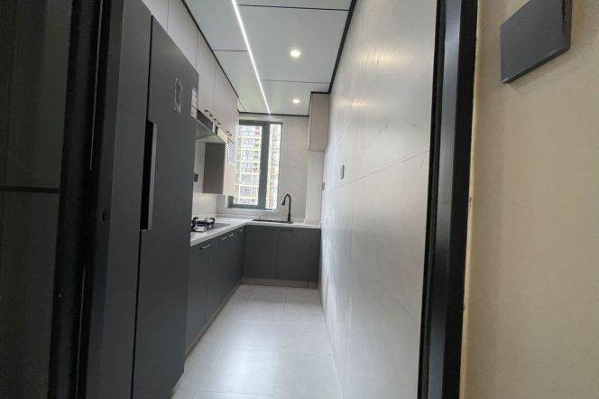 Tasty 2br apt with nice layout,close to Mixc shopping mall ,Line 10