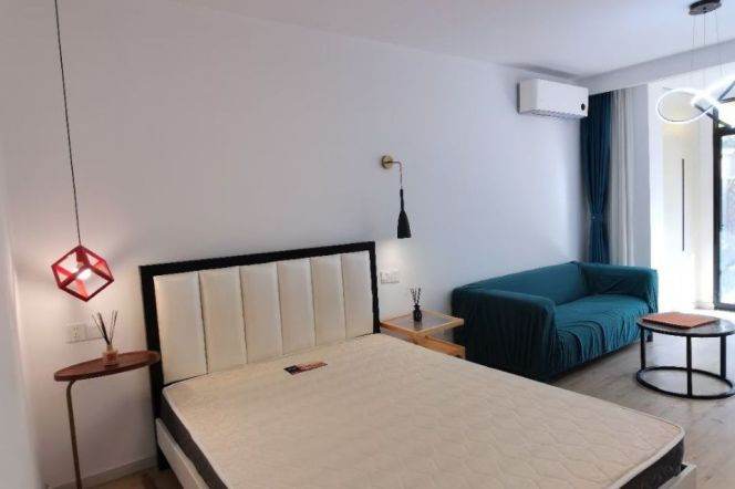 Nice yard 1Br/1Lr/1Bt apt nr Jiangsu rd,M2/11/14