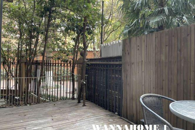 Modern&Spacious 2Bdrs 1Bath Apt+IAPM+Huge Terrace +Top Compound+Jing An Temple