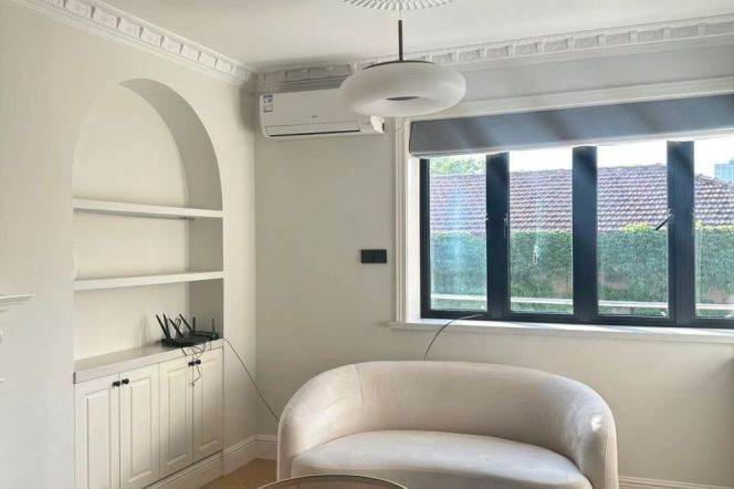 Cozy 1+1brs with good lighting near West Nanjing Road