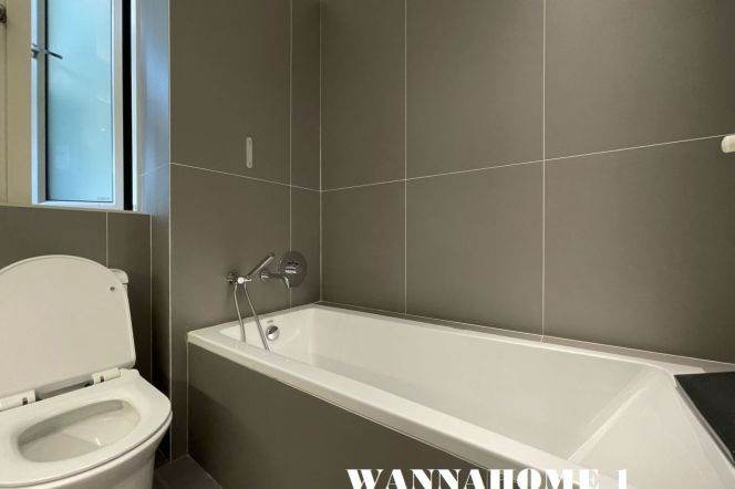 Spacious&Bright&Modern 2Bdrs 2Baths Apt+W Nanjing Rd CBD+Open Balcony+Great Compound