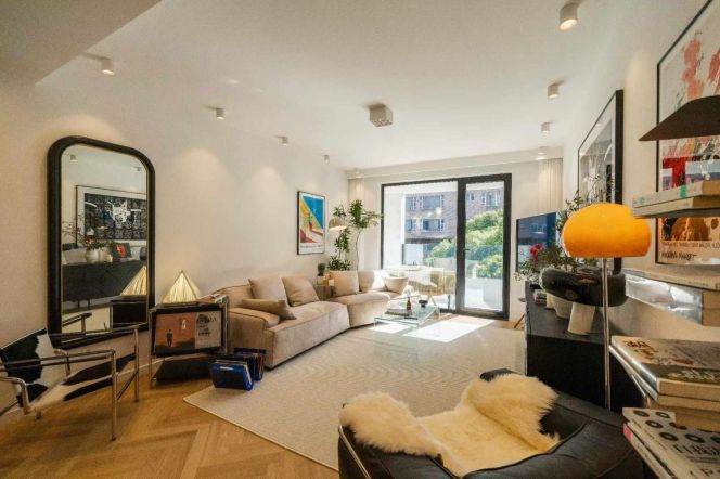 Charming 3BR 2BA 160㎡ Residencew/Outdoor Balcony Next to Yu Garden