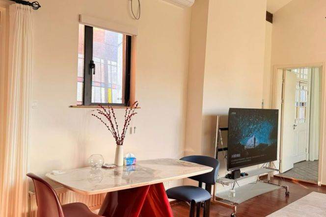 Cozy 2brs with terrace&balconies on Middle huaihai Road