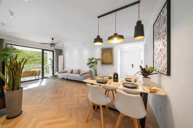 Sunlit 3BR 2BA 150㎡ Residence w/Balcony+Heating nr Wuding Rd Station