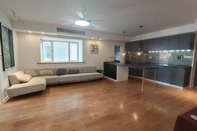 Modern 3brs/2bts &heating/open balcony @Jing'An temple & Line 2/7/14