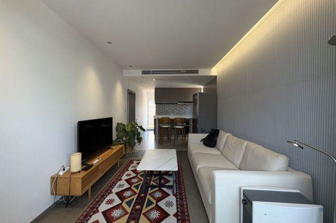 2 Brs with Private Terrace, Floor Heating, Oven @ Jingan temple L2&7