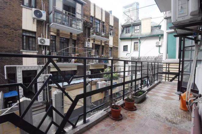 large 1br 1lr Balcony Nr L2/12/13 W Nanjing rd sta