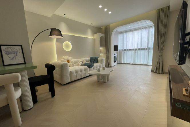 Tasty 2br apt with nice layout,close to Mixc shopping mall ,Line 10