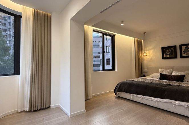 Dapuqiao rd cozy 3Brs 2Baths with floor heating/  balcony /  Spacious / Bright / Modern/ Quiet 