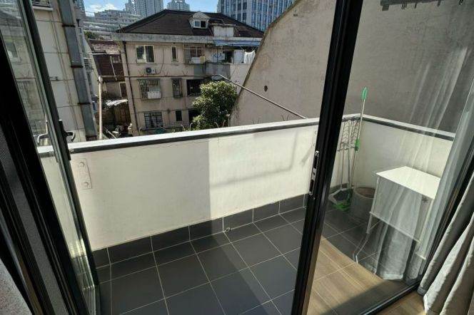 Separate 1br 1lr open balcony Nr L9 dapuqiao sta