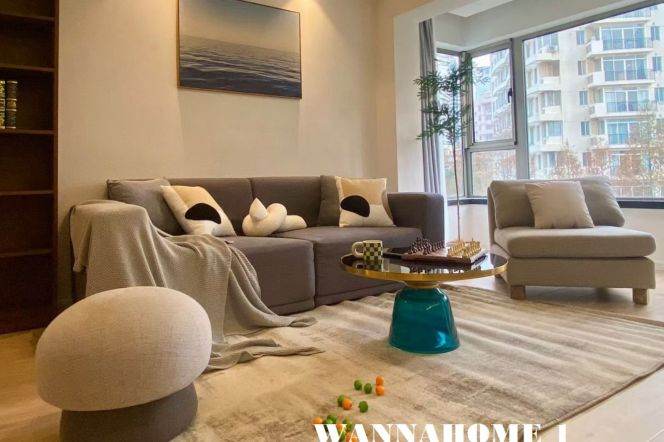 Modern&Spacious&Bright 2Bdrs 1Bath Apt+Top Compound+Jing'an Temple+Nice View