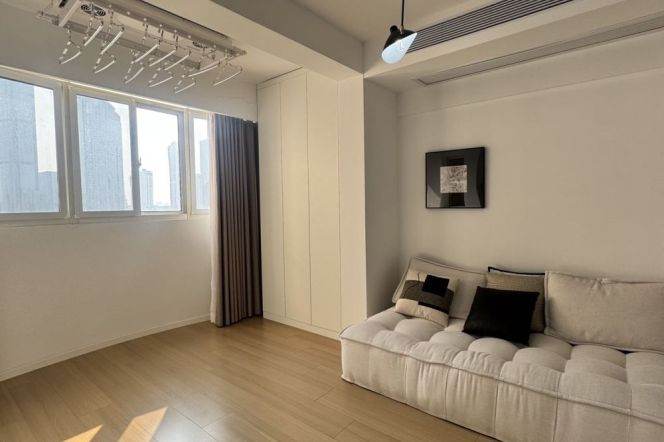 Simple & Beautiful 1BR | West Nanjing rd Metro L2/12/13 | Elevator + Heating 8.5K