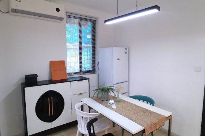 Nice yard 1Br/1Lr/1Bt apt nr Jiangsu rd,M2/11/14