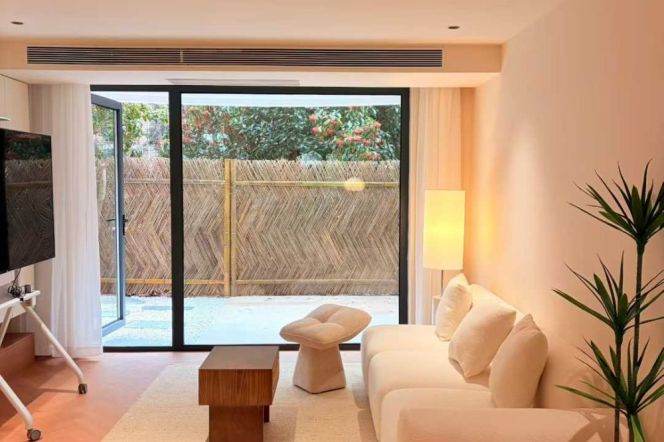  Spacious 1br + study with cloakroom at Xuhui L10&15