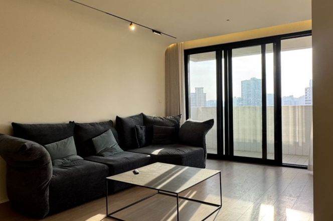Great sunshine 3Br-2bathr 160Sqm on Xinhua rd | Jiaotong University metro L10/11
