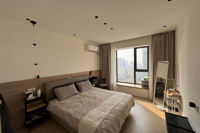 2+1 rooms with private terrace, 130 sqm + 50 sqm outside space @ Tangqiao rd station L4