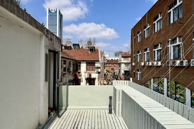 2 bedrooms Apt/Spacious /L1/12/13 West Nanjing Rd/South Shaanxi Rd/terrace/stairs