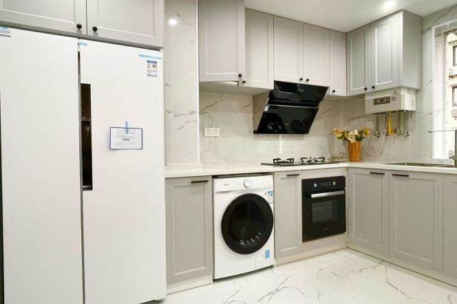 Nice 3bedrooms Apt with heating & central AC&oven @Hongqiao Rd