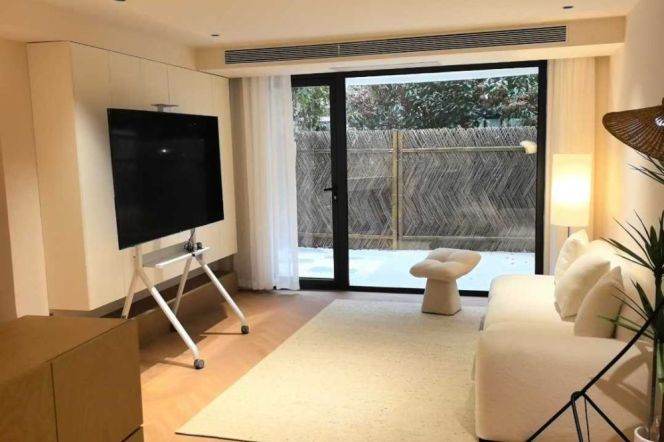  Spacious 1br + study with cloakroom at Xuhui L10&15